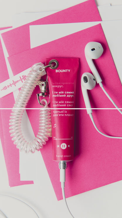 Latexfauna × crumb: Bounty